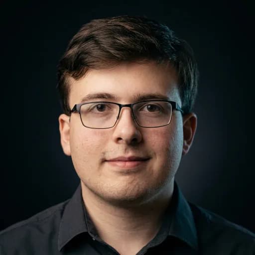 Evan Kuvshinoff headshot